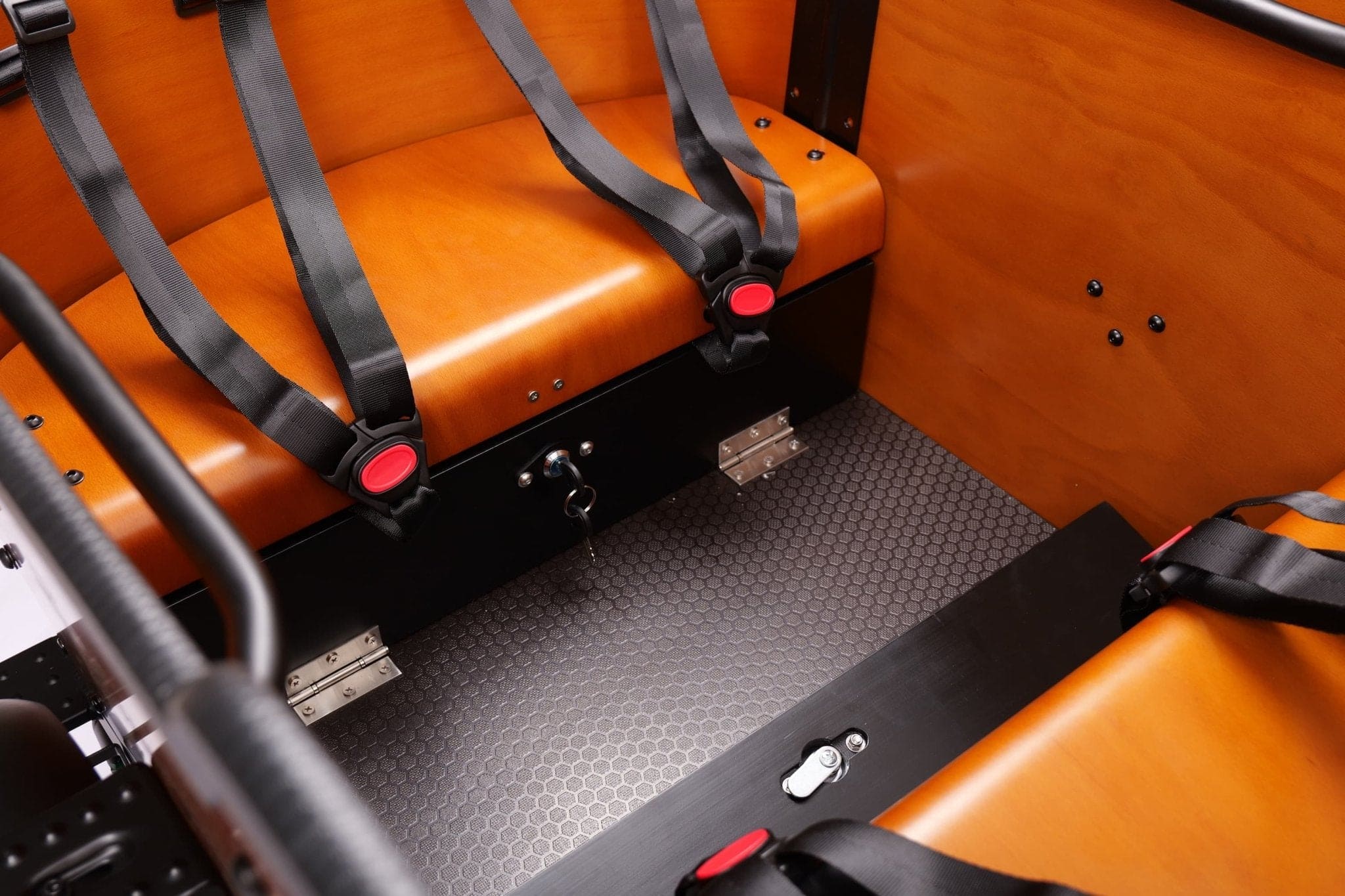 Lockable Storage Compartment - Image 12